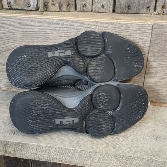 Nike LeBron Witness Athletic Tennis Shoes Men's Size 8 - Picture 8 of 10